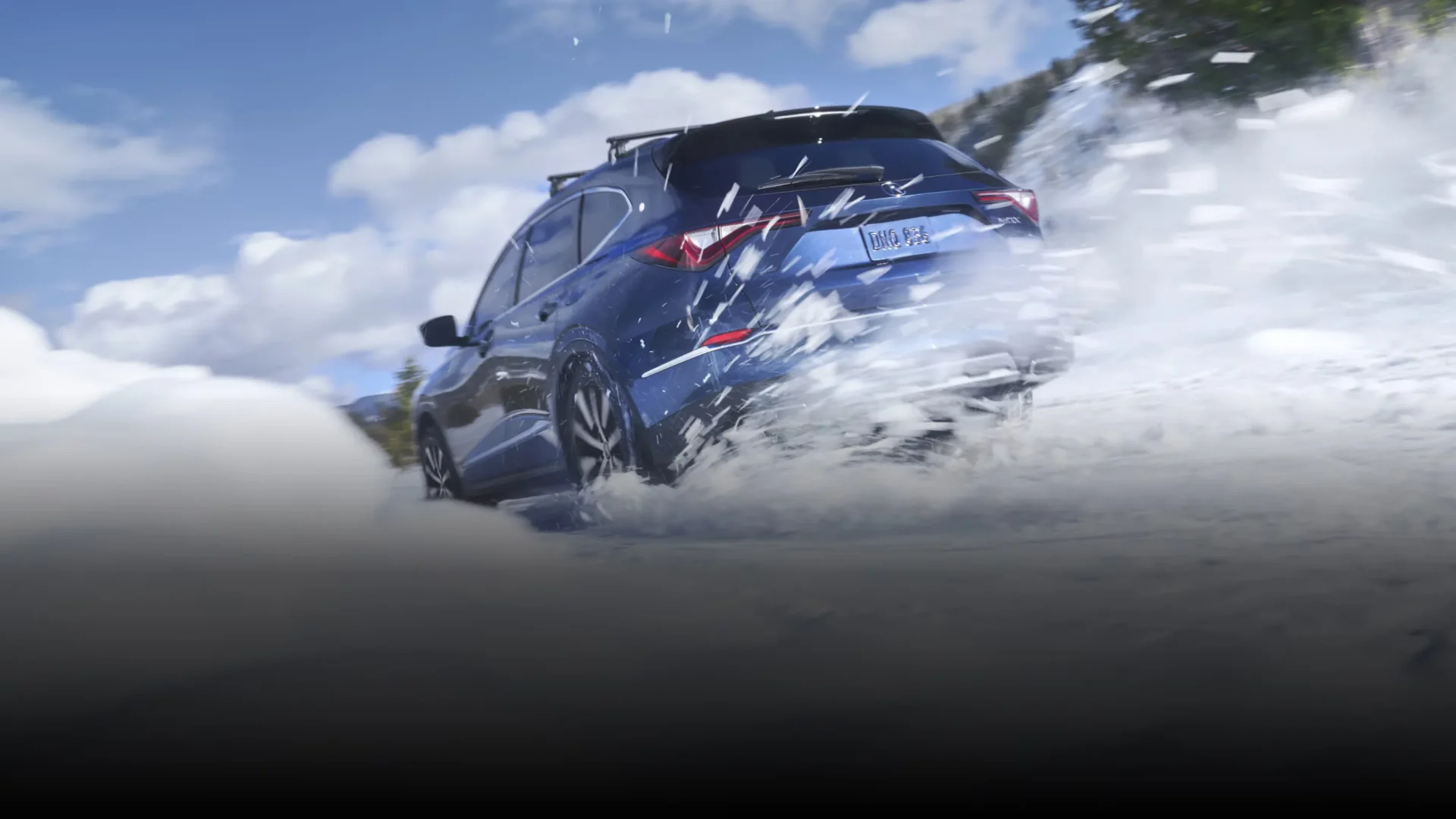 VUS Acura bleu circulant dans la neige, illustrant les conditions hivernales à considérer pour l’entretien.